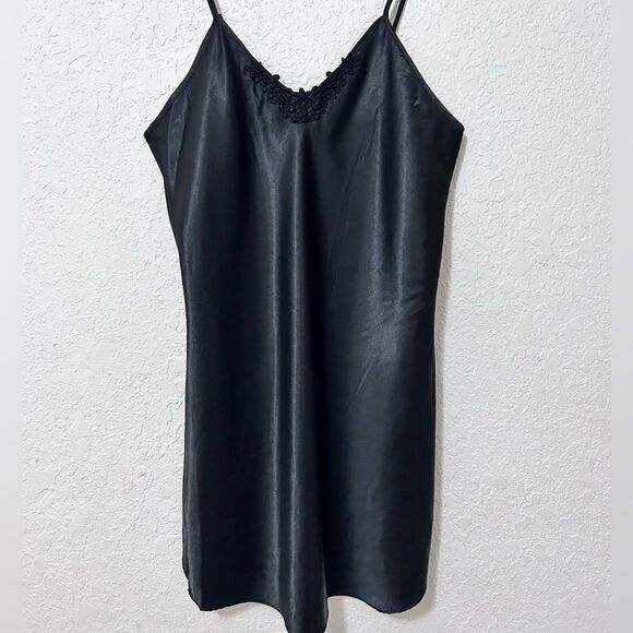 Intimate Affair blacky nighty size small - Picture 16 of 16